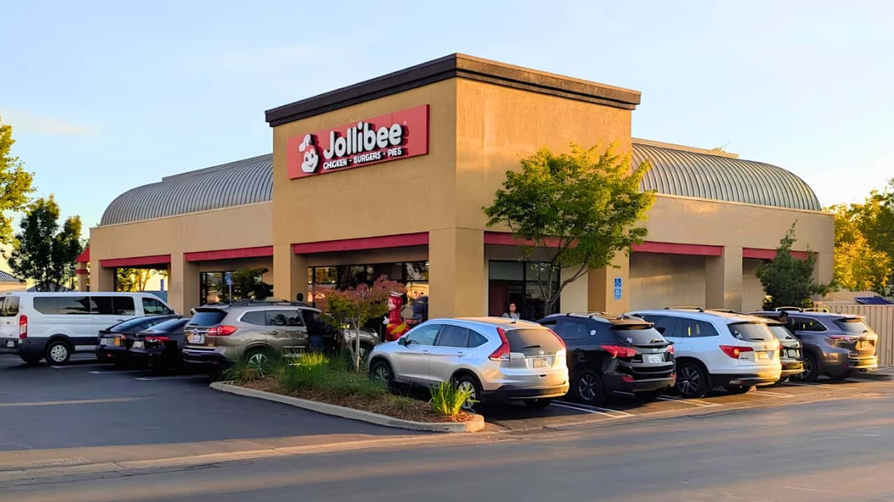 How Jollibee Evolved and Set New Standards image of jollibee franchise opening in rosewill california