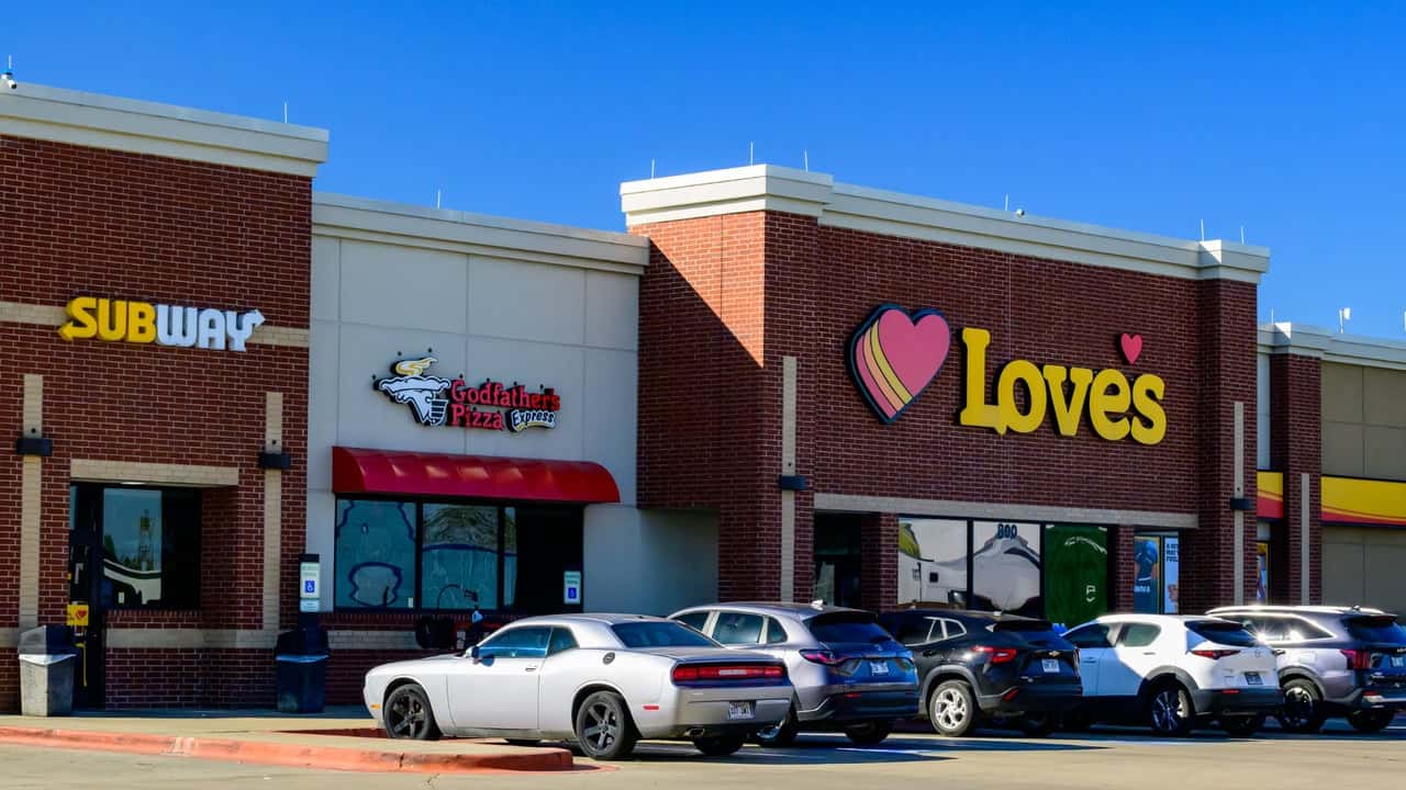 Food and Beverage Franchises Increase Push Toward C-Store Food and Beverage Franchises Increase Push Toward C-Store Growth Strategy